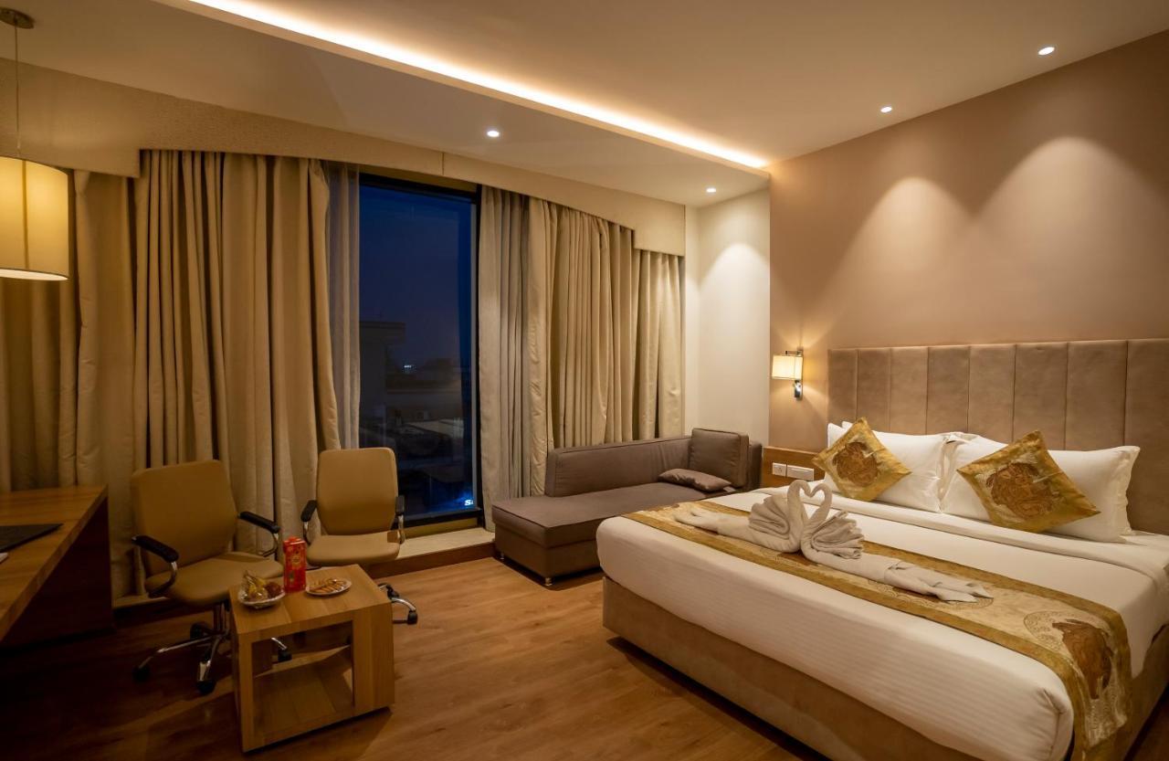 Celebrant Hotel Varanasi Dış mekan fotoğraf