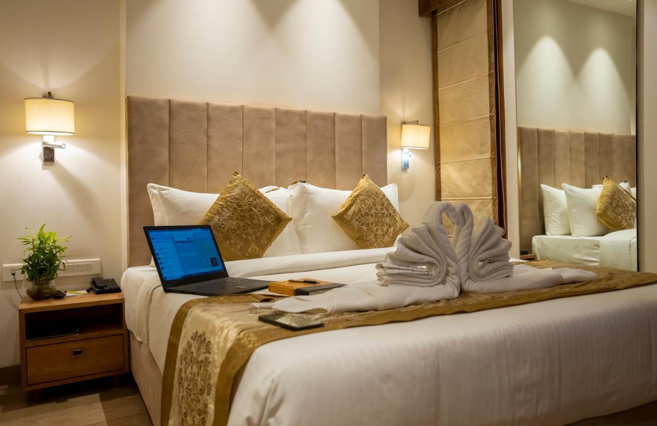 Celebrant Hotel Varanasi Dış mekan fotoğraf