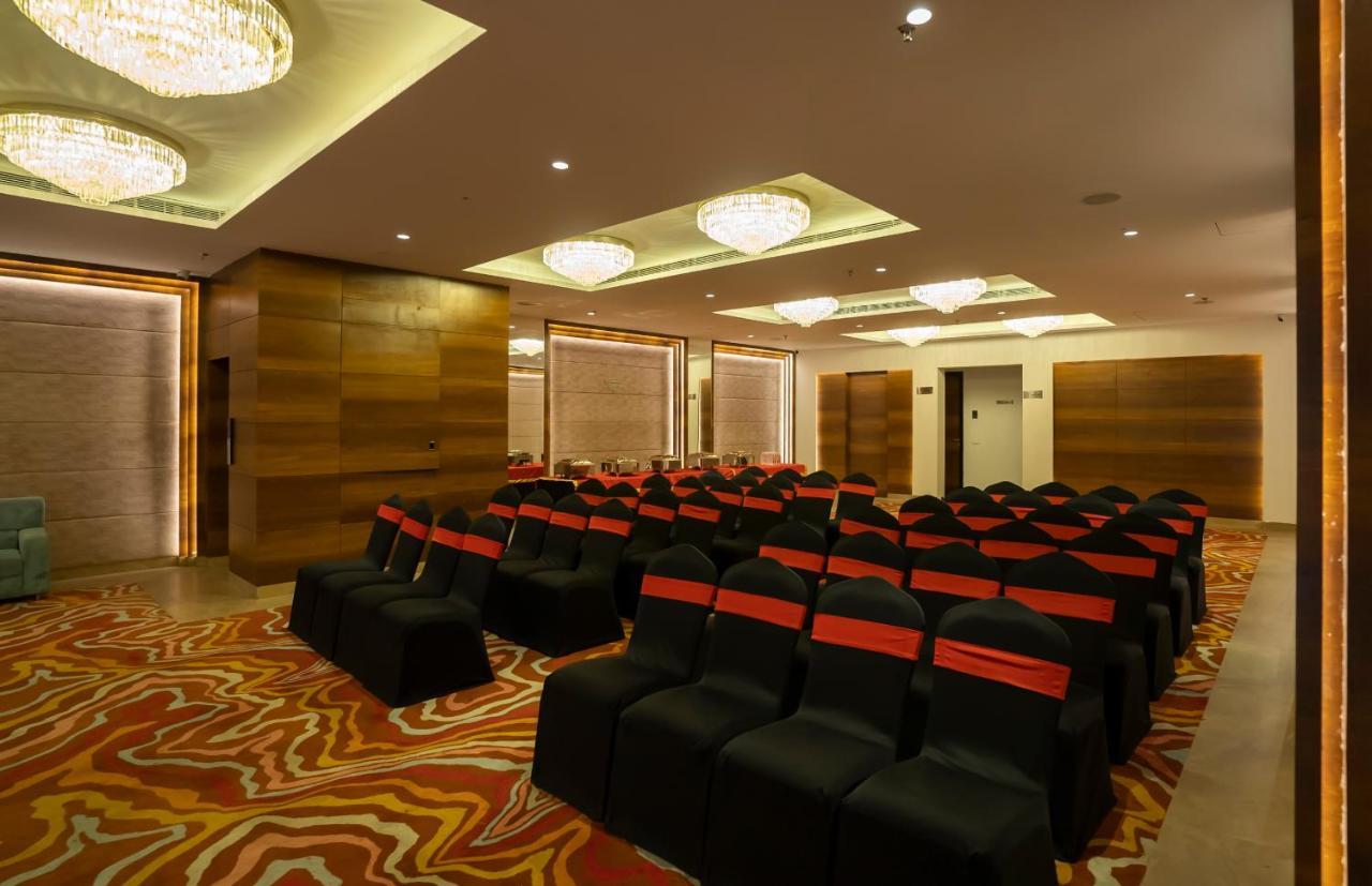 Celebrant Hotel Varanasi Dış mekan fotoğraf