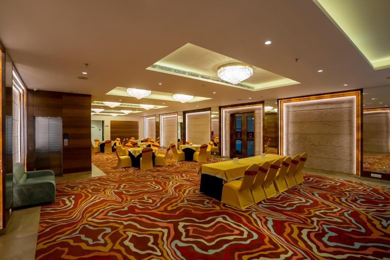 Celebrant Hotel Varanasi Dış mekan fotoğraf