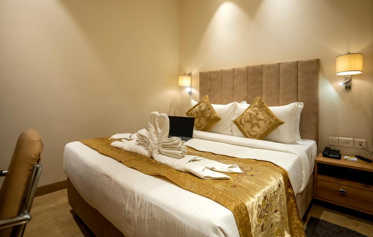 Celebrant Hotel Varanasi Dış mekan fotoğraf