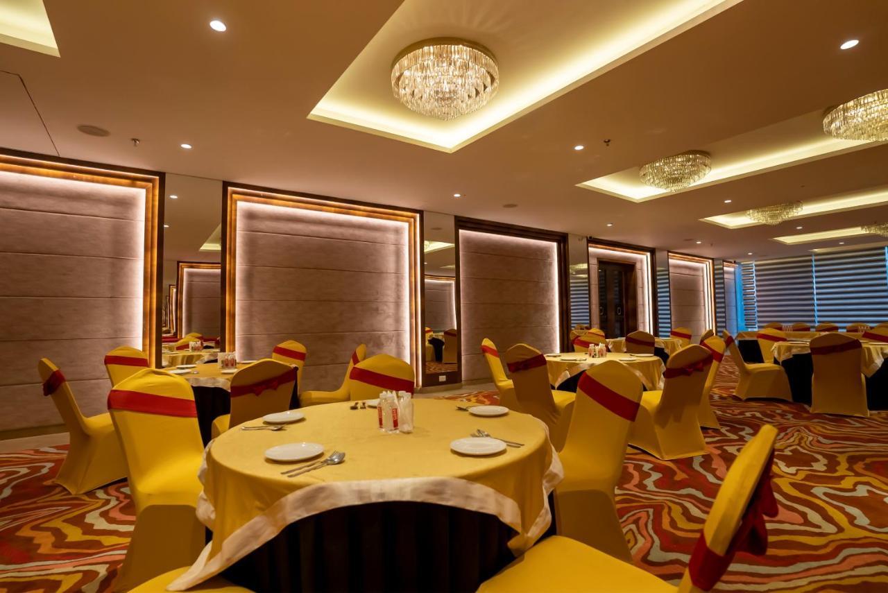 Celebrant Hotel Varanasi Dış mekan fotoğraf