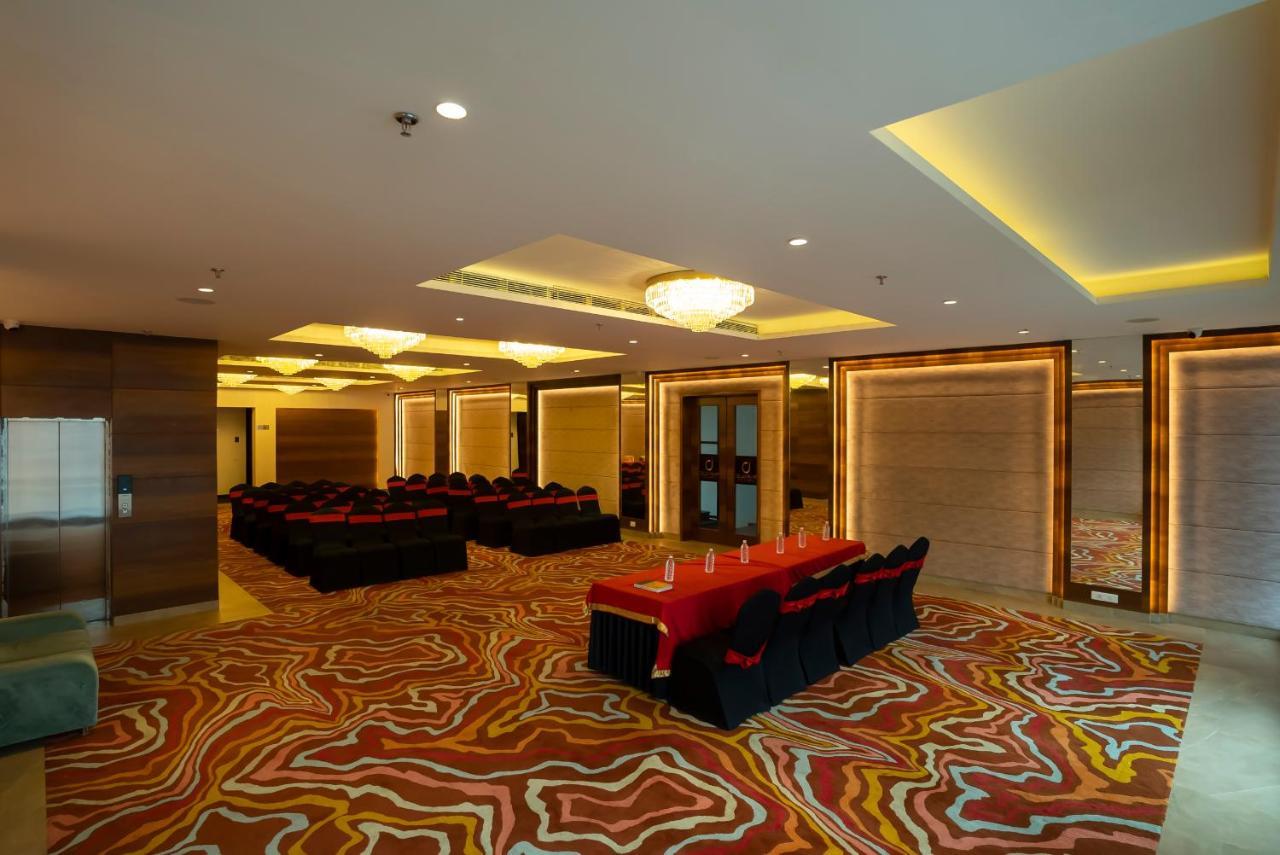 Celebrant Hotel Varanasi Dış mekan fotoğraf