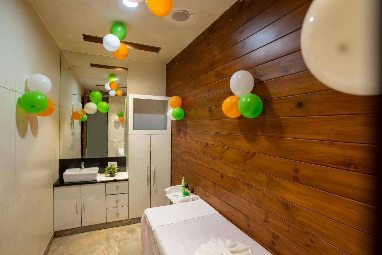 Celebrant Hotel Varanasi Dış mekan fotoğraf