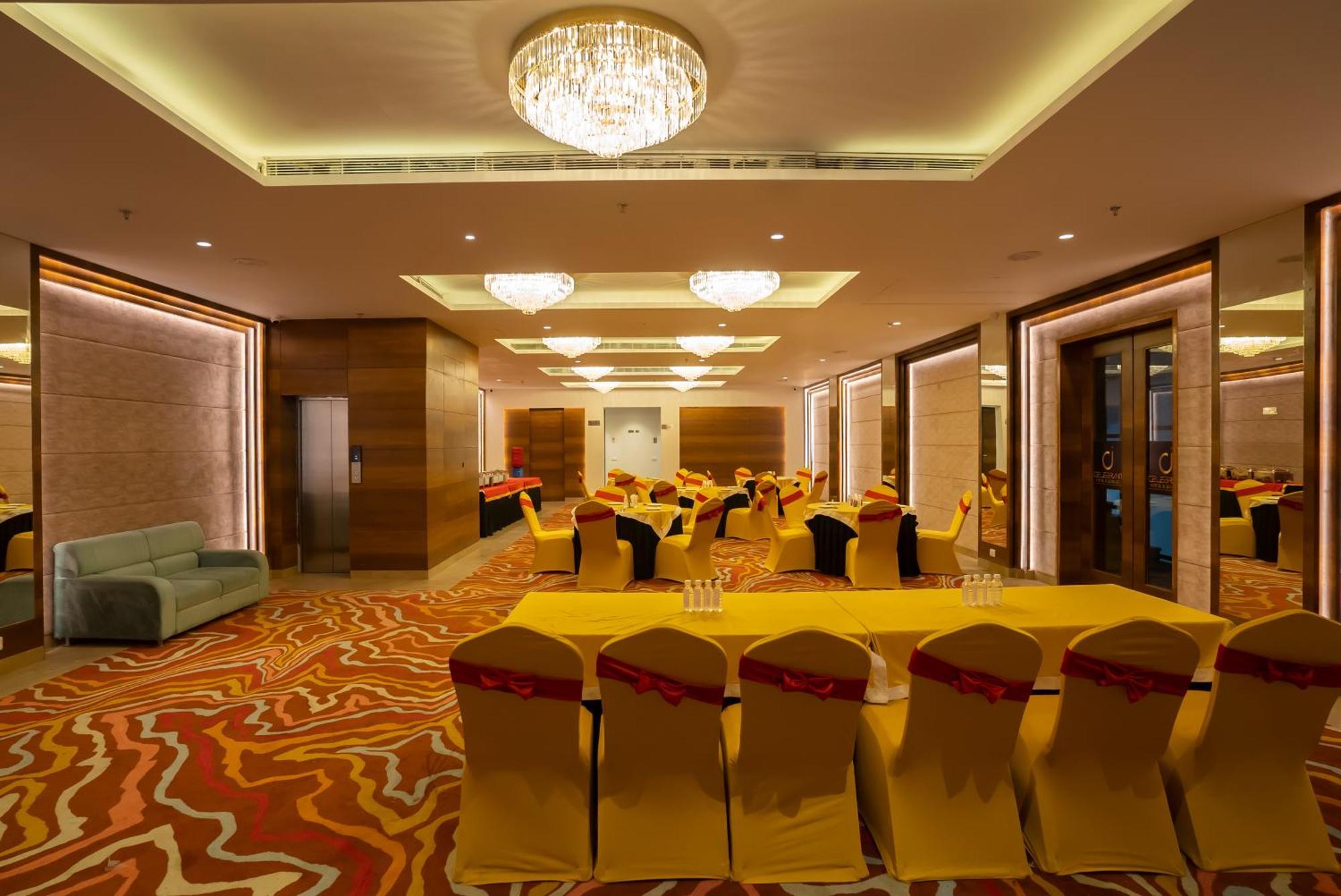 Celebrant Hotel Varanasi Dış mekan fotoğraf