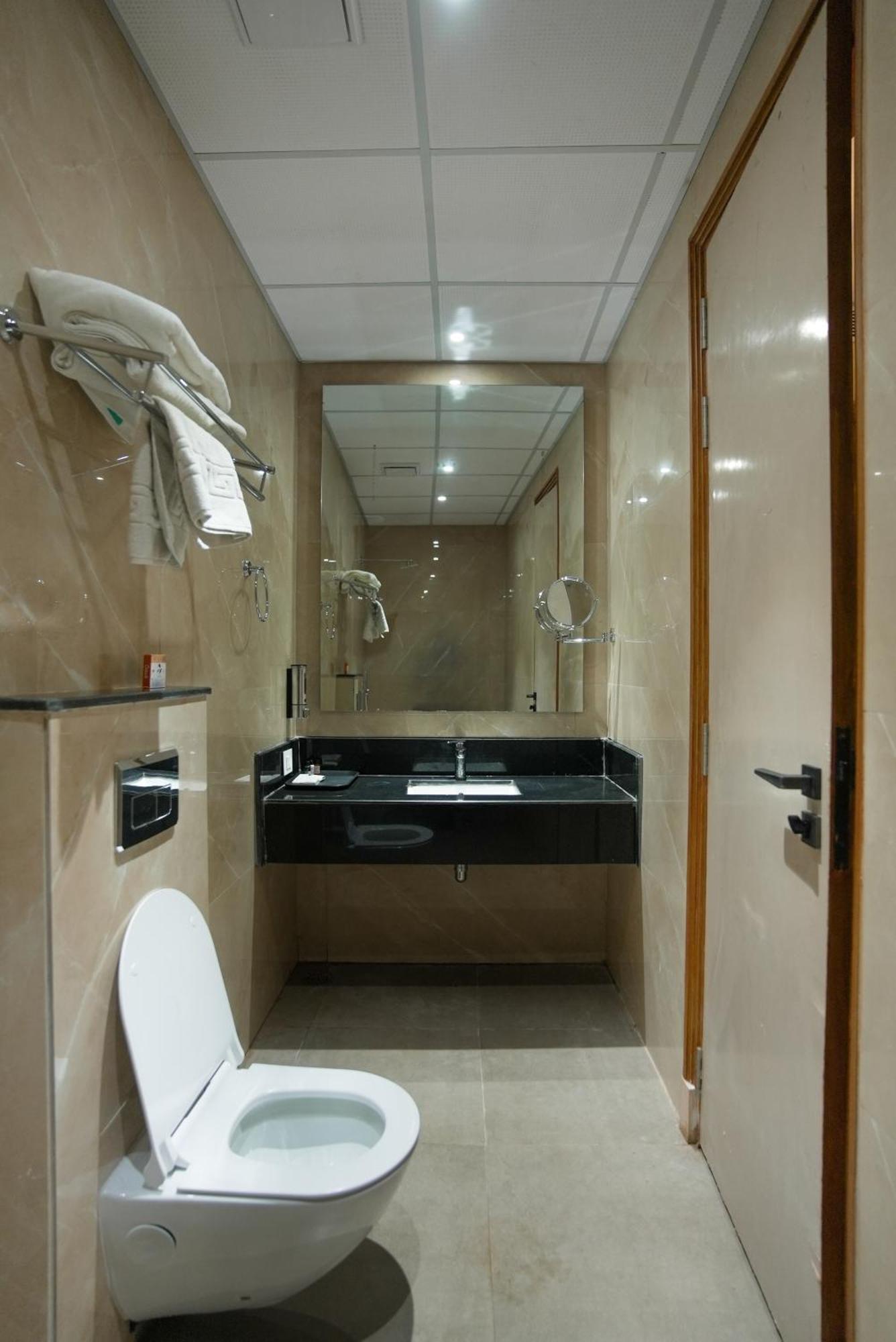 Celebrant Hotel Varanasi Dış mekan fotoğraf
